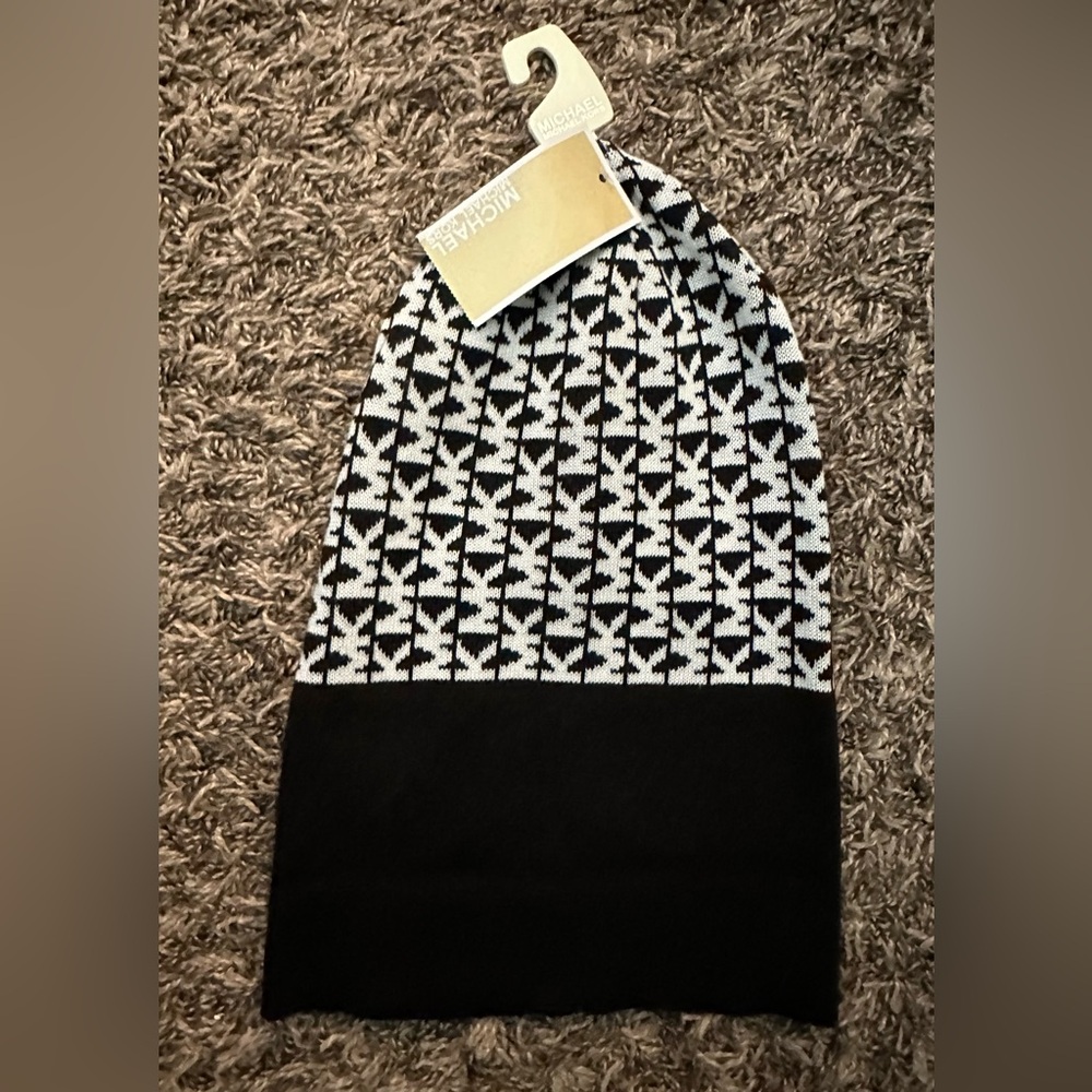 Michael Kors 3-Piece Winter Set Scarf Gloves Hat Black/White Logo NWT